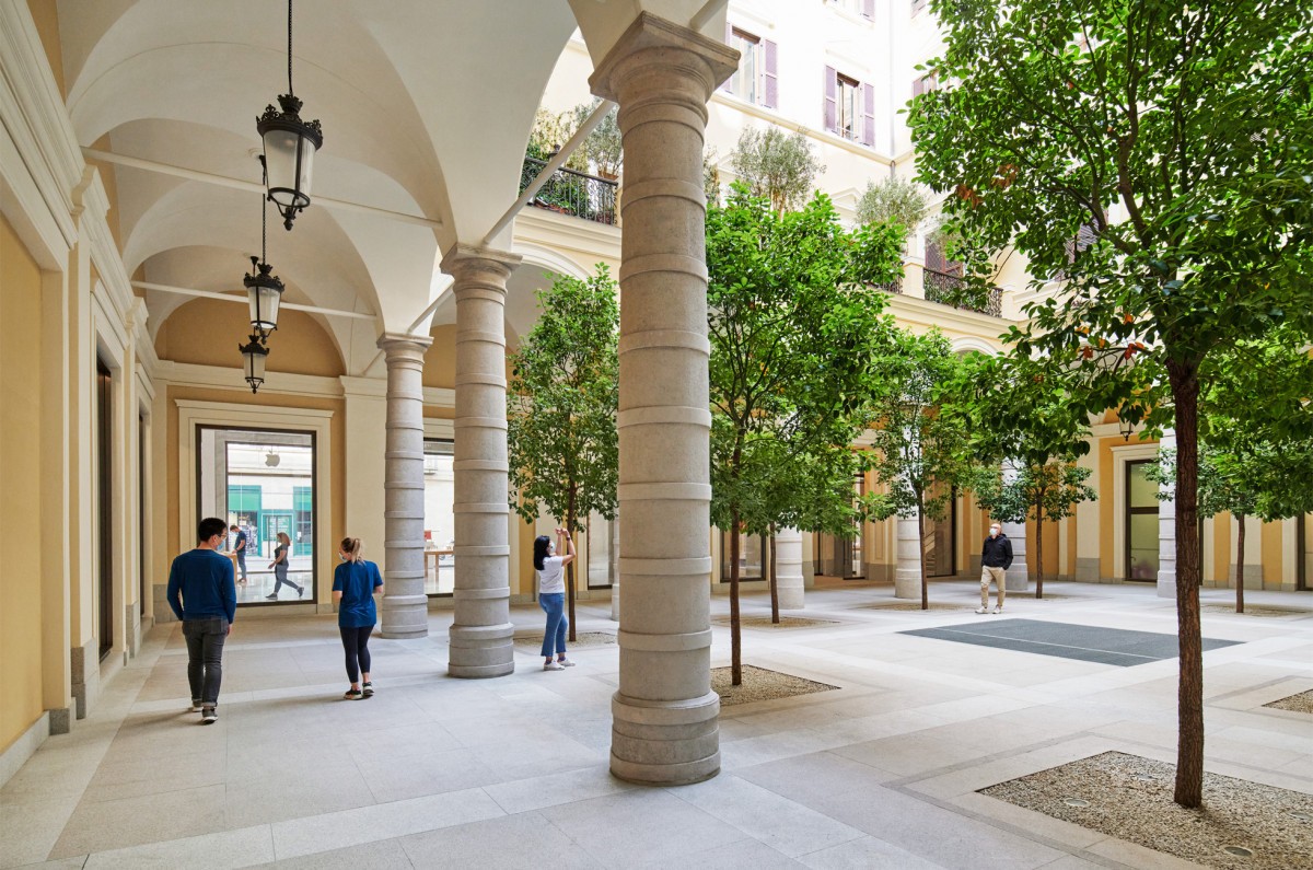 apple via del corso rome 2 apple via del corso rome 2