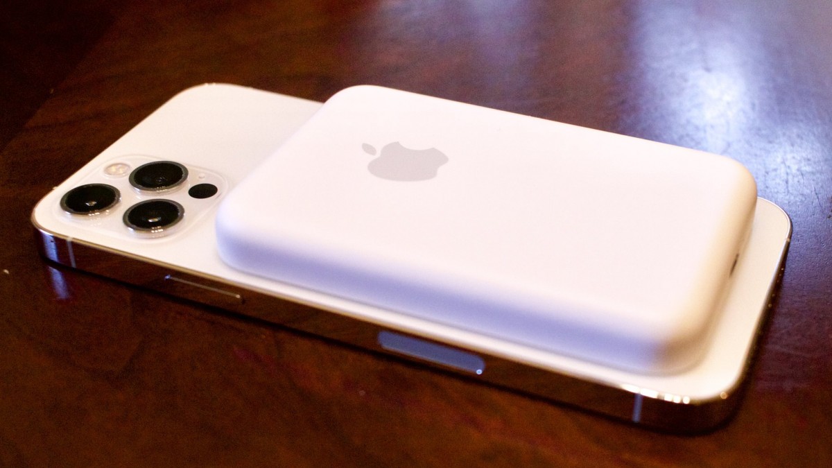 iOS 14.7 : L'iPhone prend désormais en charge la batterie externe MagSafe -  ZDNet