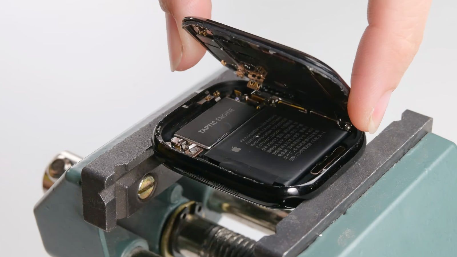 The Apple Watch Series 10 was taken apart by iFixit - GEARRICE