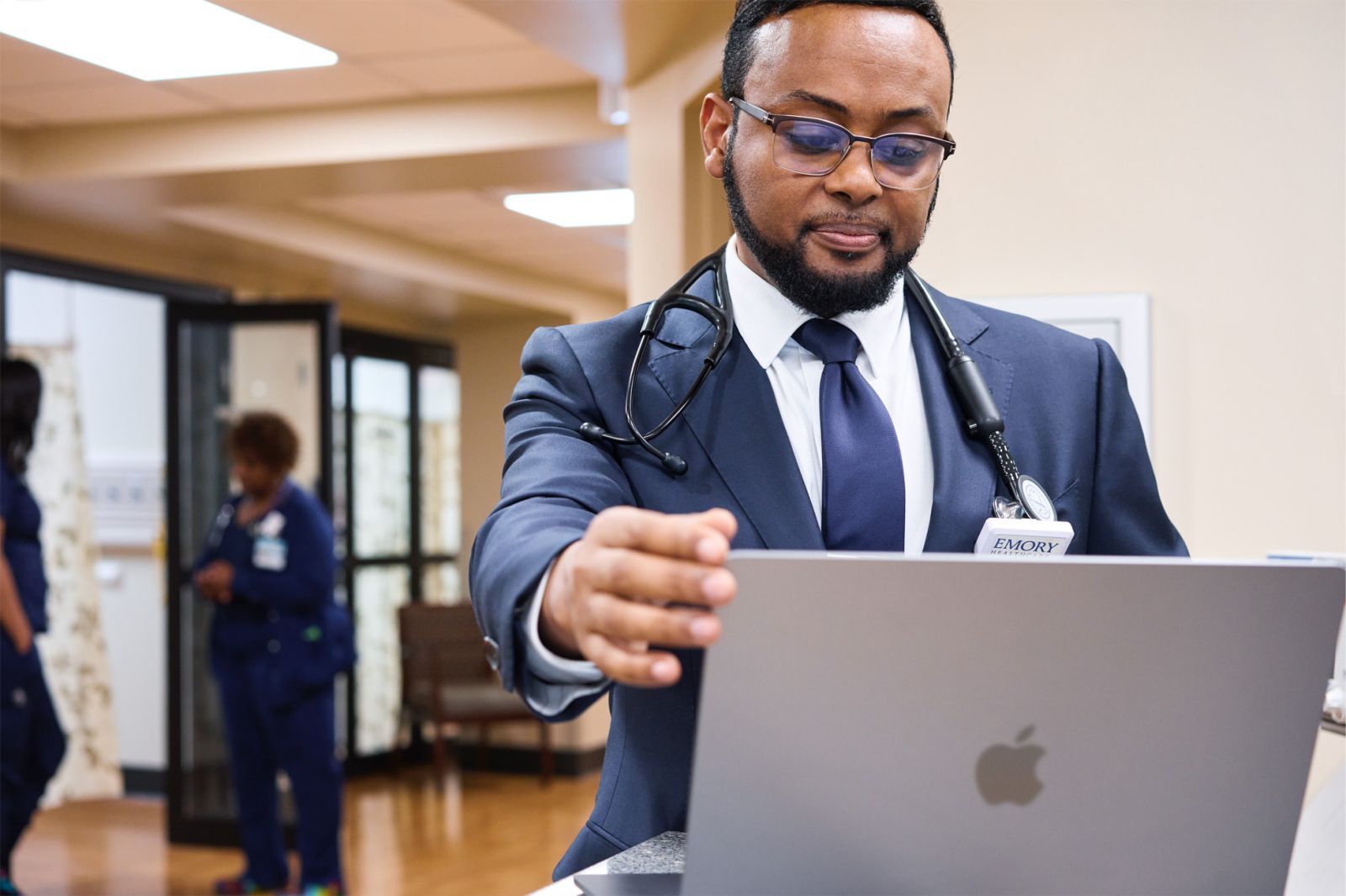 apple emory hillandale hospital dr tekleyes macbook air