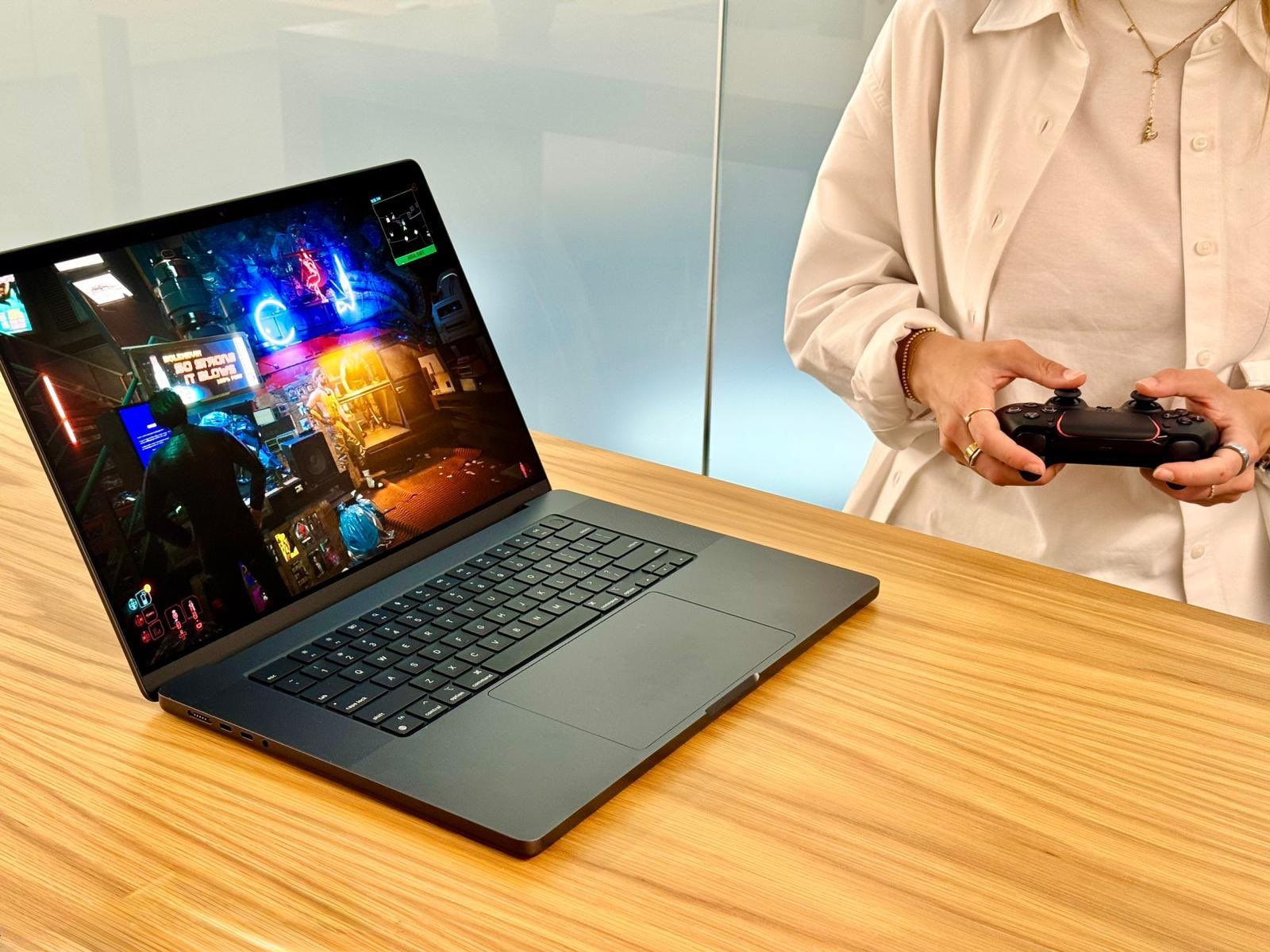 cyberpunk 2077 macbook pro m4 max