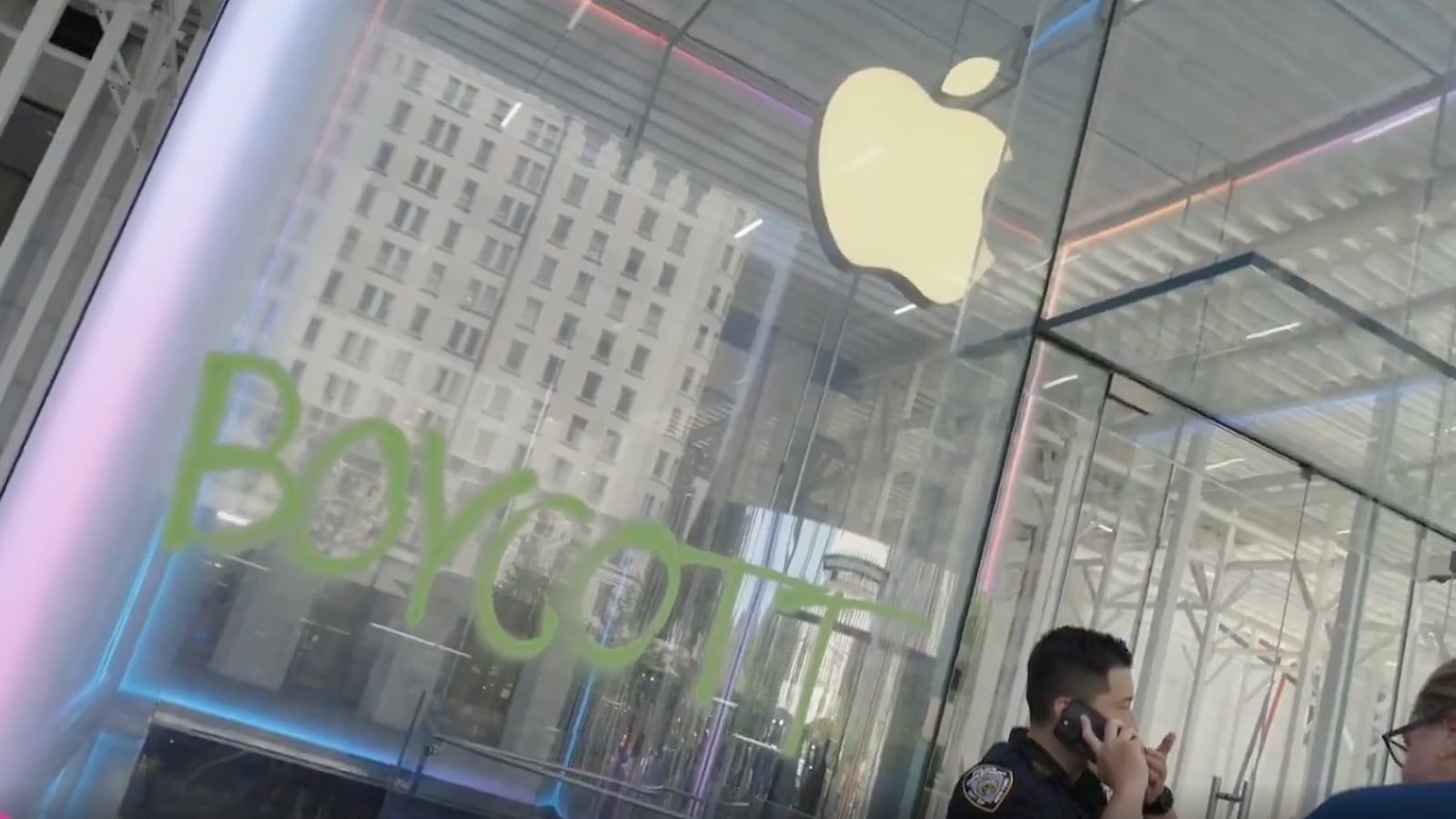boycott apple store 5 avenue new york extinction rebellion