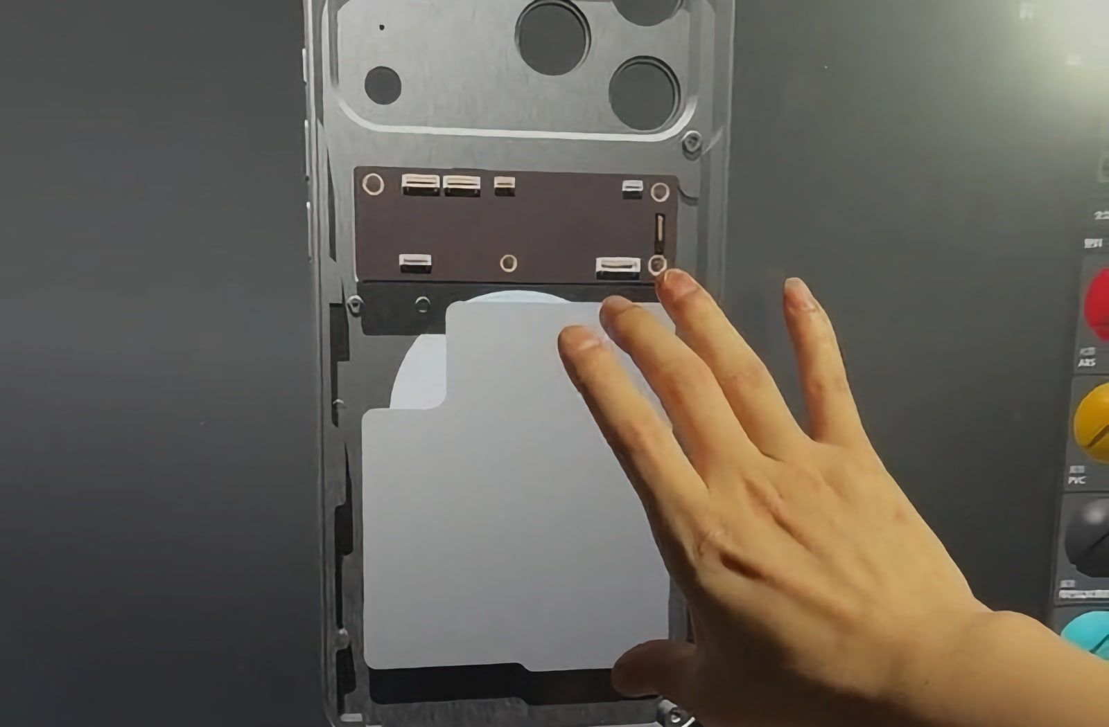 iphone 17 pro max batterie leak