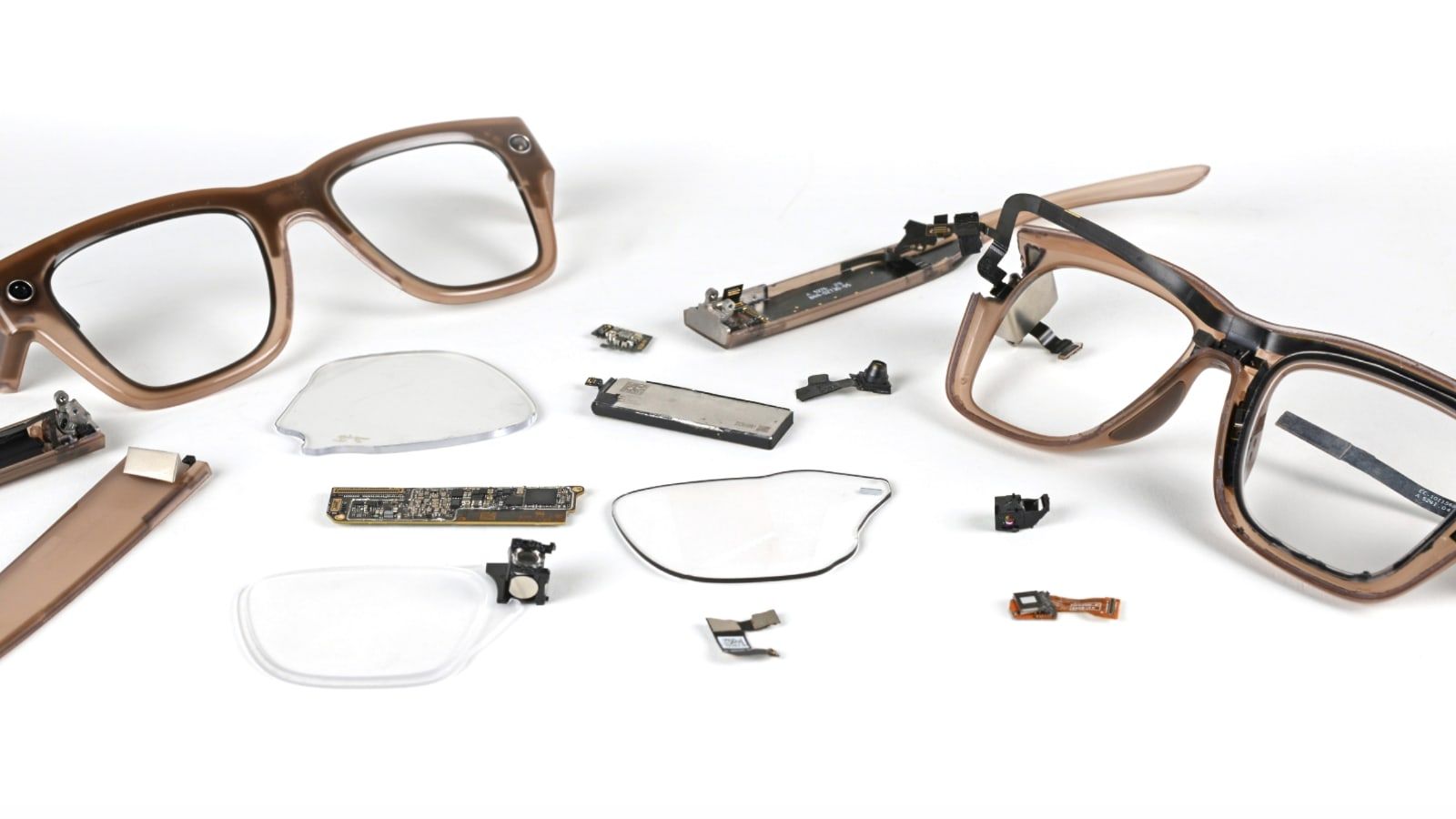 iFixit impressionné par les Ray-Ban Display, mais les juge irréparables