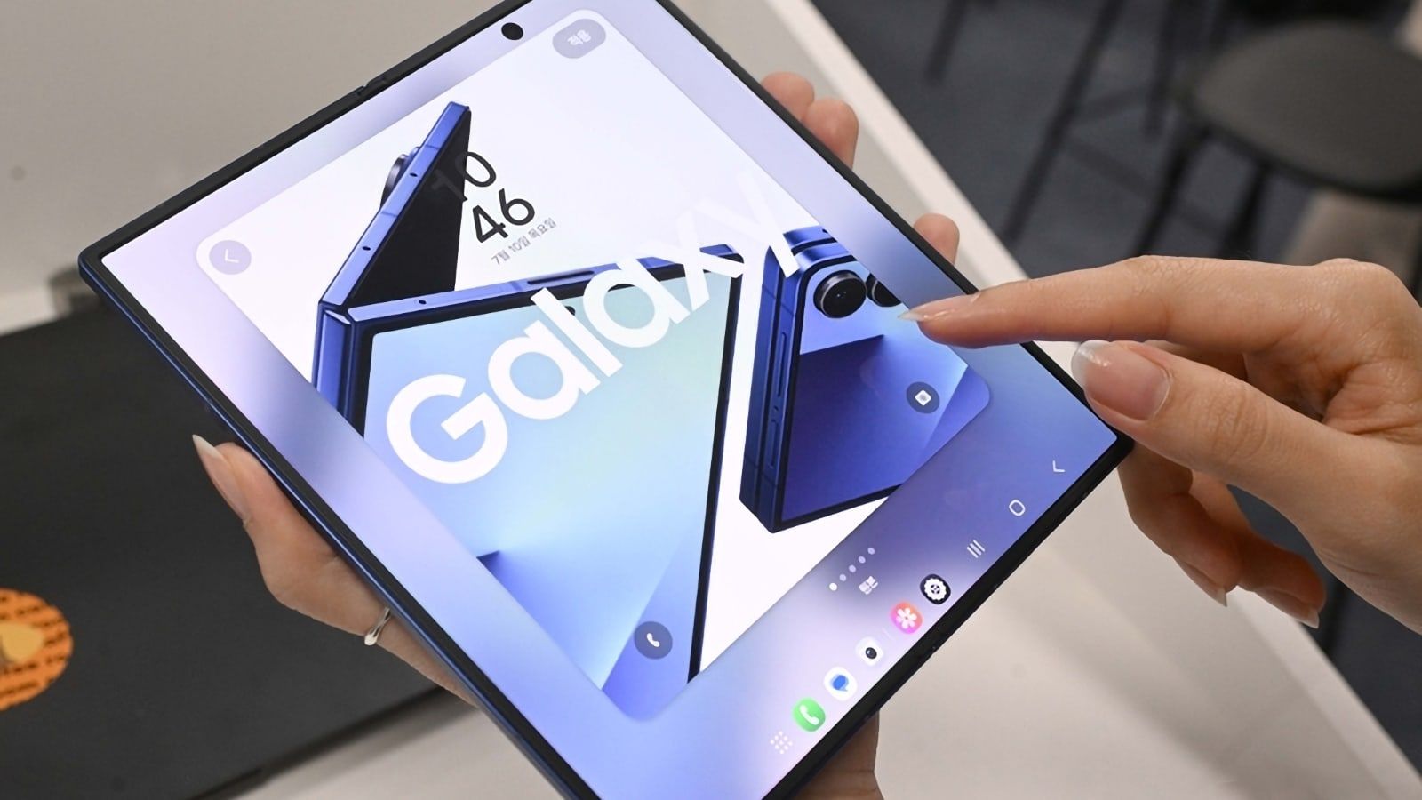 Samsung développe un troisième modèle « Fold » au design proche de l’iPhone Fold