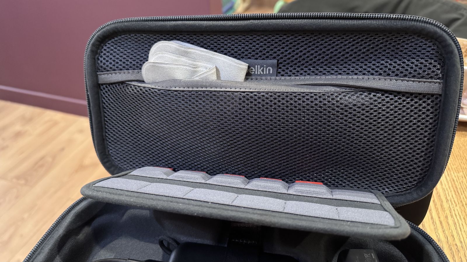 pochette etui housse belkin switch 2 batterie 5