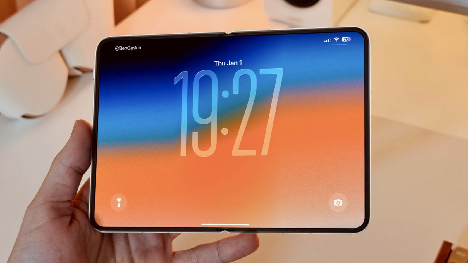 Jeff Pu dévoile les specs techniques des iPhone Fold et iPhone 18 Pro Max