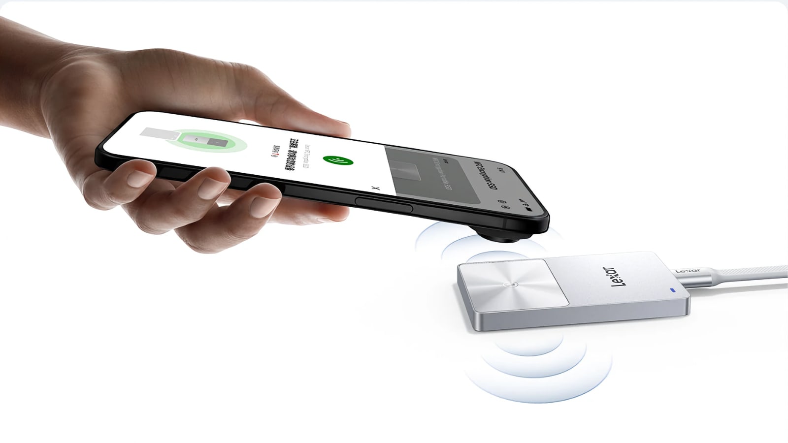 Découvrez le SSD Lexar TouchLock qui se connecte en MagSafe à l'iPhone