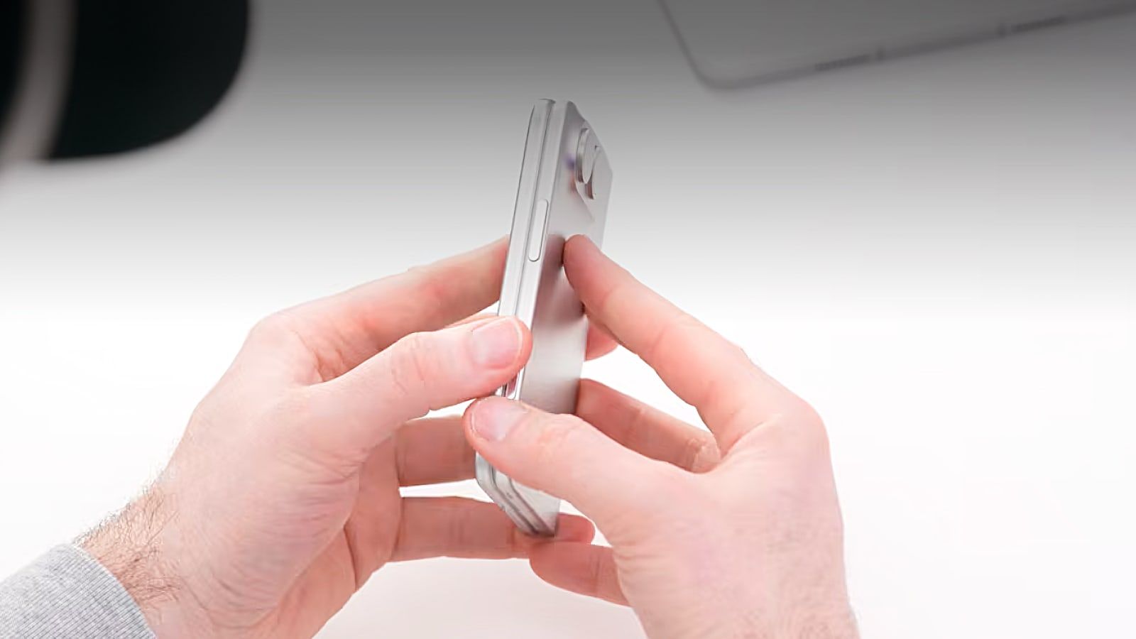 iPhone Ultra : Unbox Therapy dévoile une vidéo du futur pliable