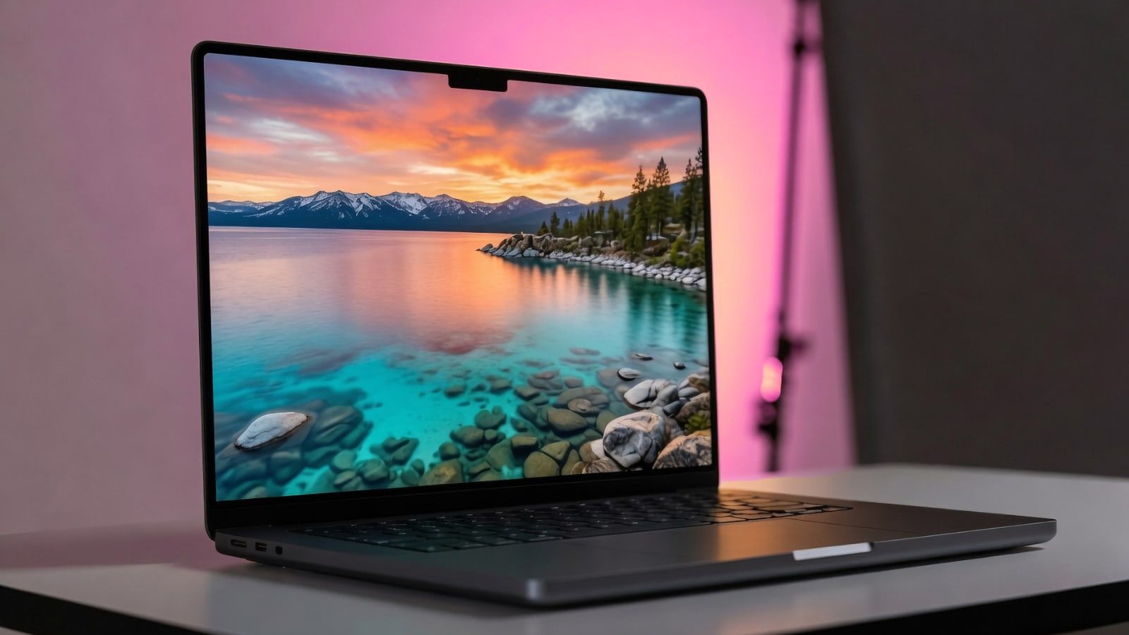 MacBook Ultra : lancement dès septembre avec un écran OLED tactile incroyable
