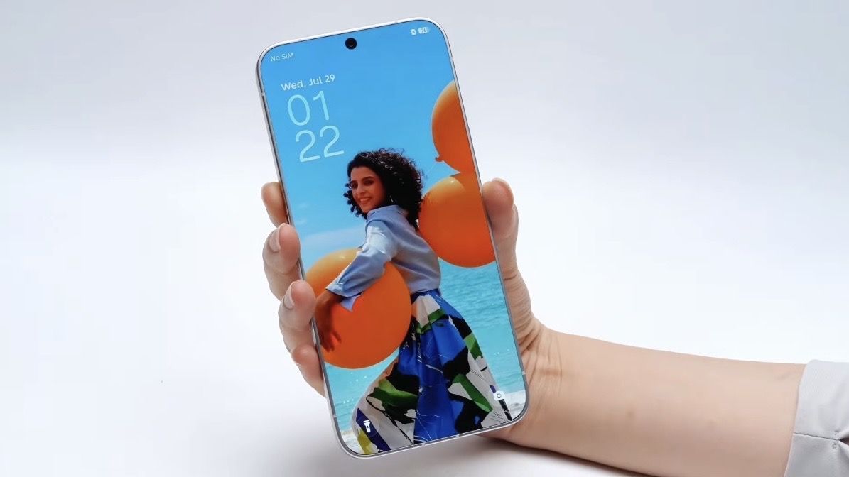 TECNO présente un smartphone doté d'un écran sans la moindre bordure