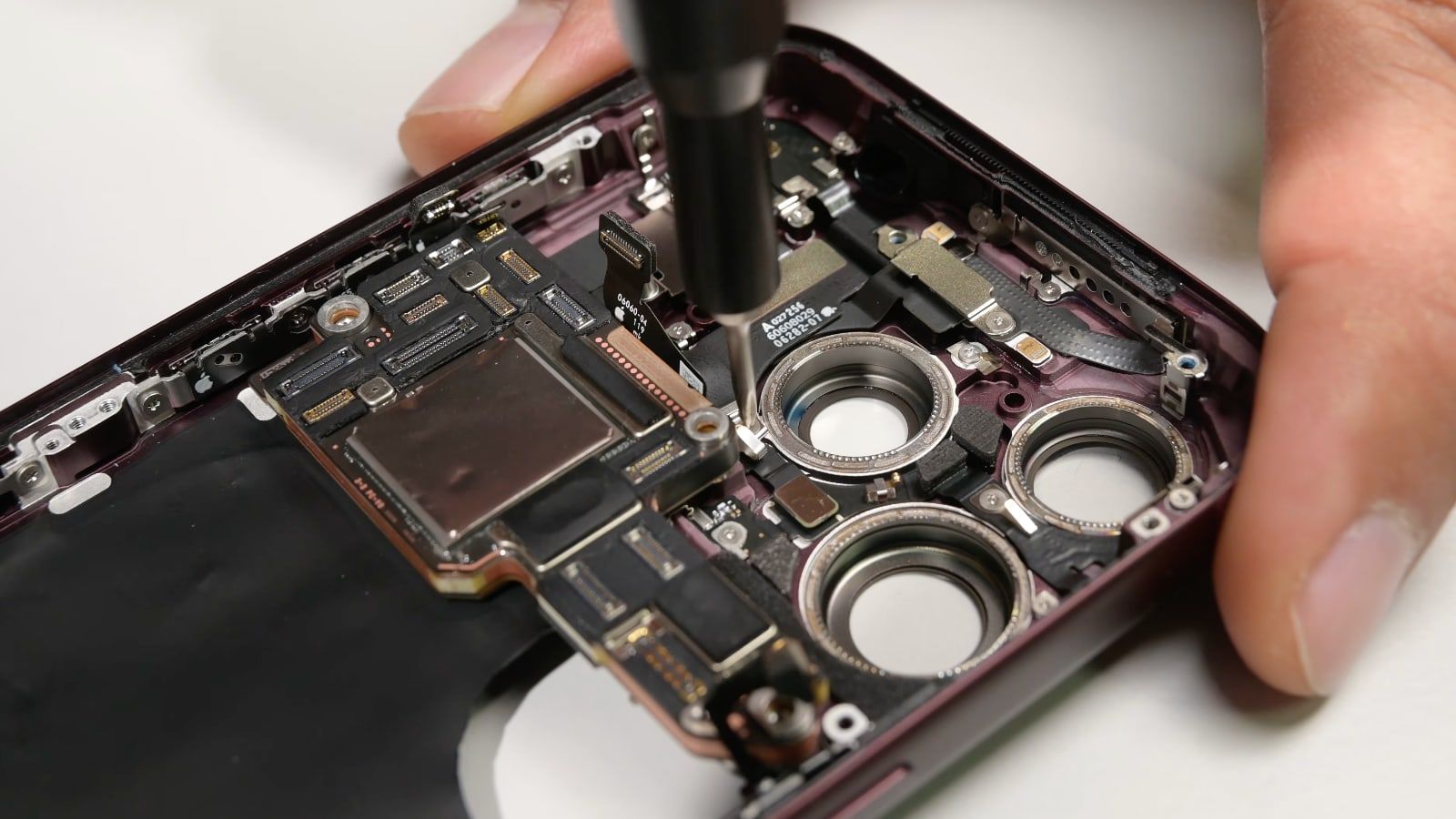 ifixit iphone 18 pro demontage