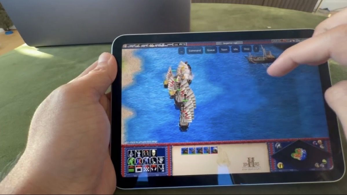 Skyrim et Batman: Arkham City tournent sur un iPad mini grâce à l’IA