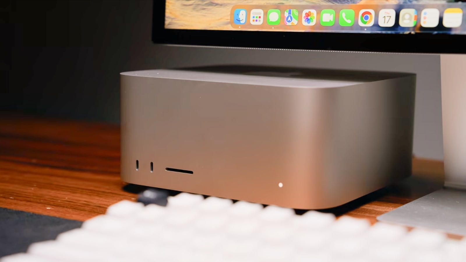 mac studio m5 sous ecran