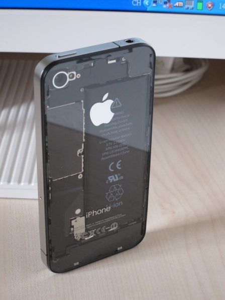 Customisation : un iPhone 4 transparent Customisation : un iPhone 4 transparent