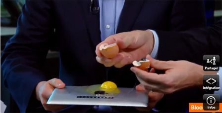 Des journalistes tentent de cuire un œuf sur un iPad Des journalistes tentent de cuire un œuf sur un iPad