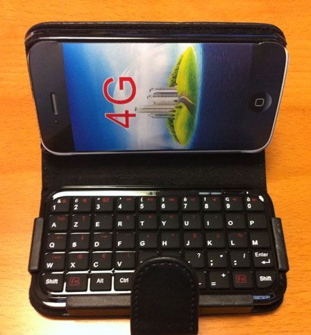 Housse iPhone 4 TypeTop Bluetooth Mini Keyboard Housse iPhone 4 TypeTop Bluetooth Mini Keyboard