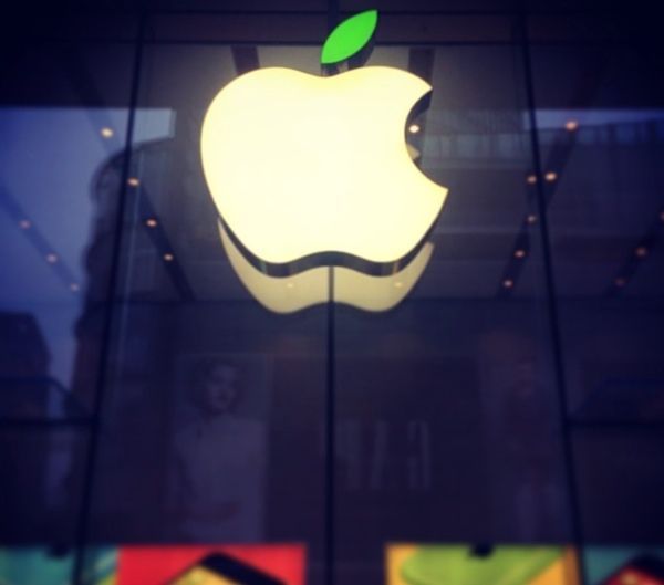 logo apple store