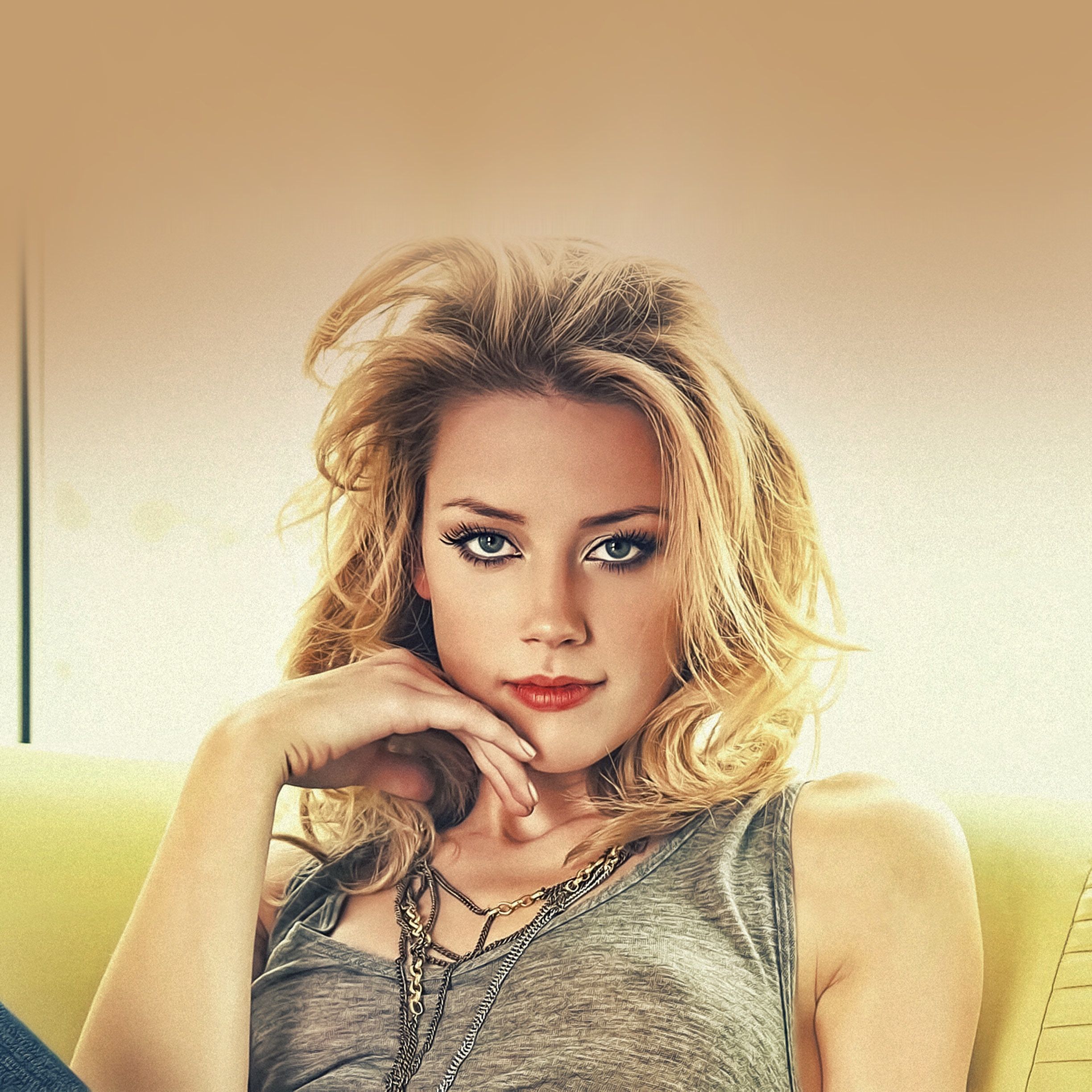amber heard sofa_ipad_retina_parallax amber heard sofa_ipad_retina_parallax