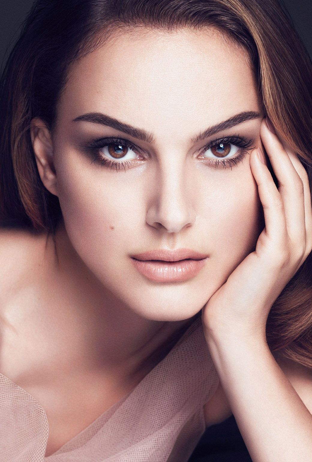 natalie portman pose_iphone5_parallax natalie portman pose_iphone5_parallax