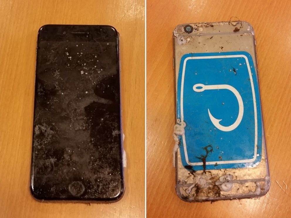 iphone-en-mer.jpg iphone-en-mer.jpg