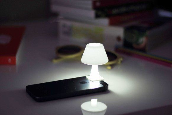 lampe-iphone.jpg lampe-iphone.jpg