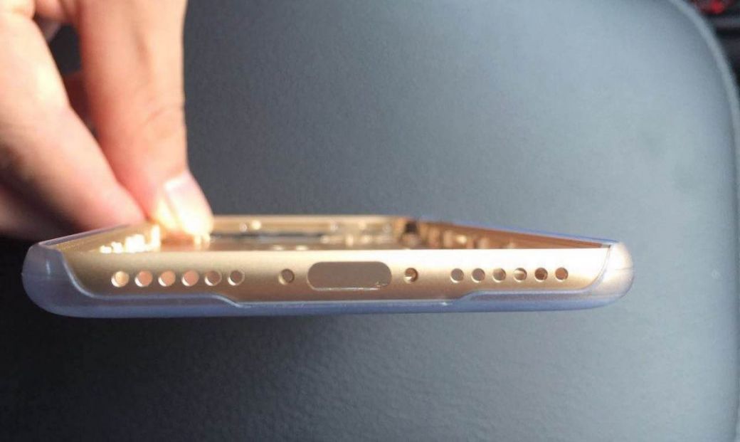 coque-iphone-7-double-haut-parleurs.jpg coque-iphone-7-double-haut-parleurs.jpg