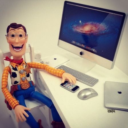 woodyjobs-iphone-mac woodyjobs-iphone-mac
