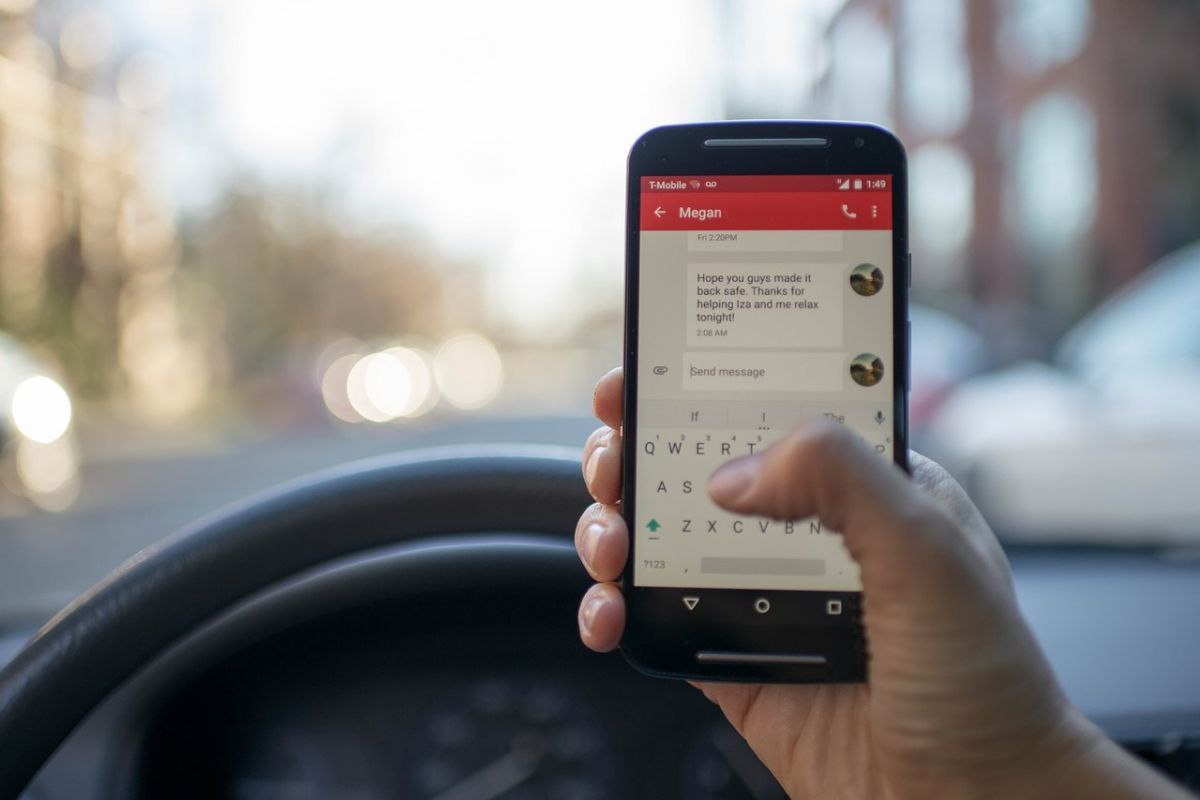 T l phone au volant une suspension du permis en vue 