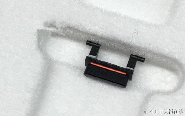 interrupteur-silencieux-vibreux-noir-sideral-iphone-7.jpg interrupteur-silencieux-vibreux-noir-sideral-iphone-7.jpg