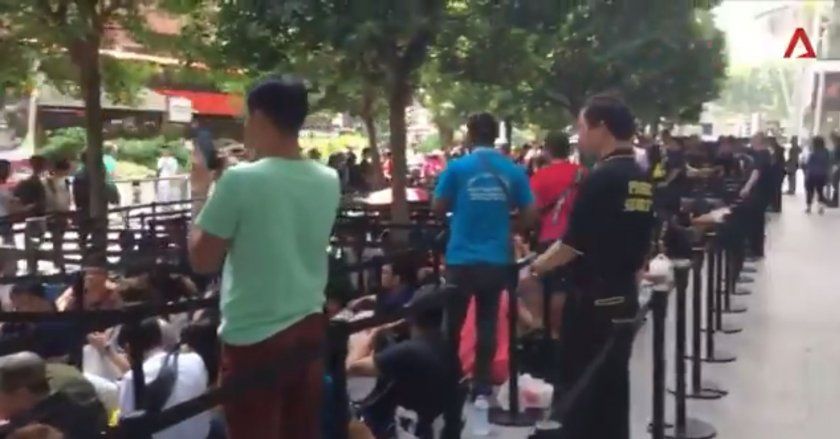 queue apple store queue apple store