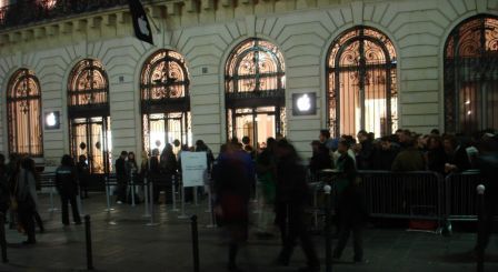 apple-store-iphone-4s apple-store-iphone-4s