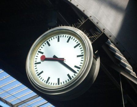 swiss-clock swiss-clock