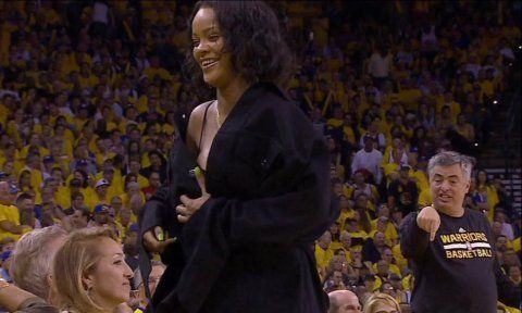 cue rihanna cue rihanna