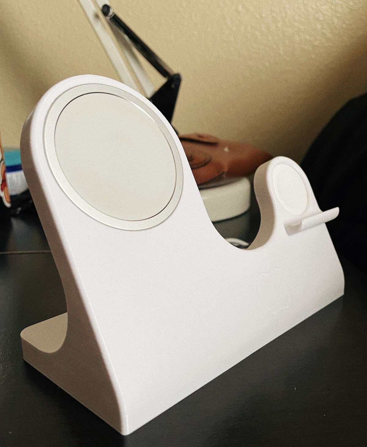 MagSafe Duo : Il crée son propre support de recharge grâce à une imprimante  3D - iPhoneSoft